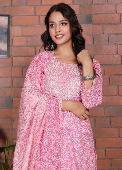 Cotton pink suit set uploaded by Kaashvi creations on 6/21/2023