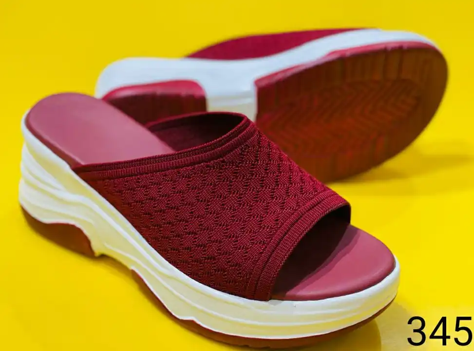 Post image I want 50+ pieces of Ladies sandals and Bally in knitting  at a total order value of 25000. Please send me price if you have this available.
