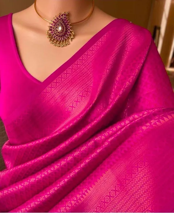 Silk saree draping . . . . . #sareedraping #sareelove #saree #sareefashion  #sareelovers #sareesofinstagram #sareeblouse #sareestyle #sar
