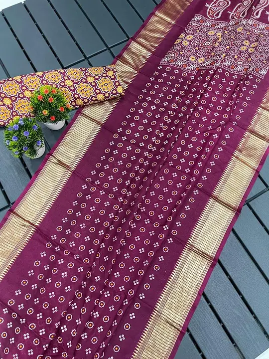 Binnay crape silk saree uploaded by business on 6/22/2023
