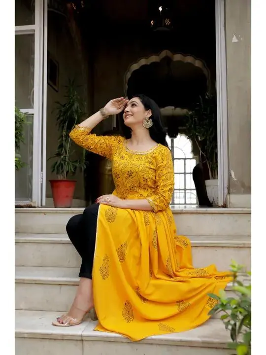 Yellow Printed Nyra Kurta uploaded by GANGOTRI INDIA on 6/22/2023