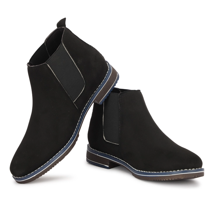 Man black Chelsea boots uploaded by business on 6/23/2023