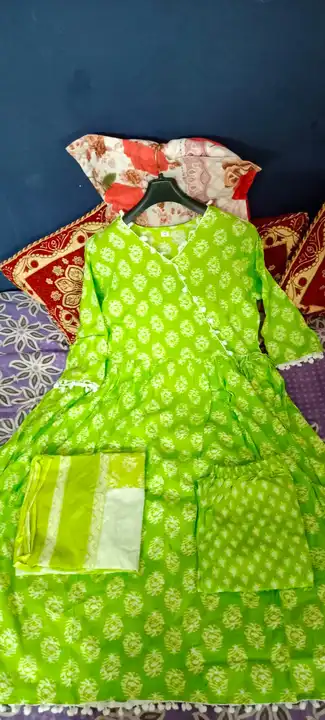 Frock  pant aur dupatta. Single aur wholesale dono available h in best price  uploaded by Sehar collection wholesaler on 6/23/2023