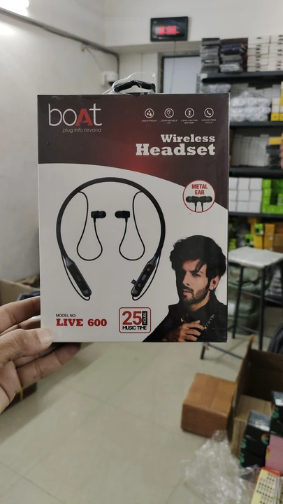 Boat live 600 neckband with SD card slot  uploaded by Nillkanth mobile accessories on 6/25/2023