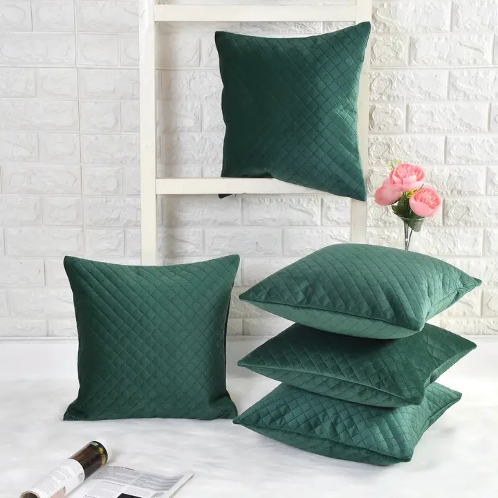 Velvet reversible quilted cushion cover uploaded by Shyam Sunder & Co. on 6/26/2023