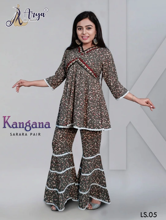 Kangana sarara pair uploaded by Aryadressmaker on 6/26/2023