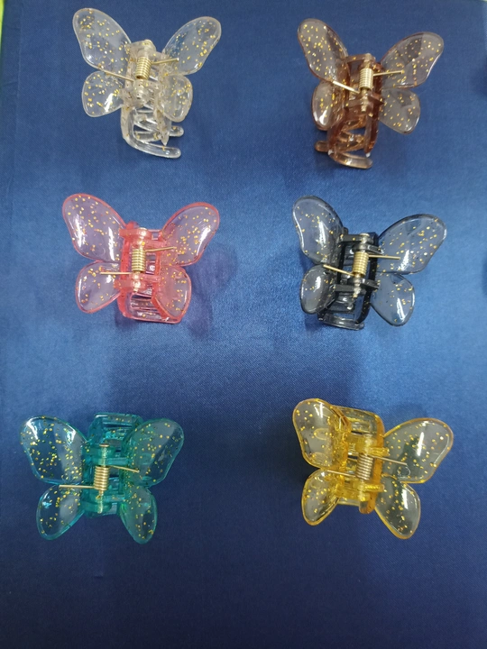 Mini crystal butterfly claw clips  uploaded by business on 6/26/2023