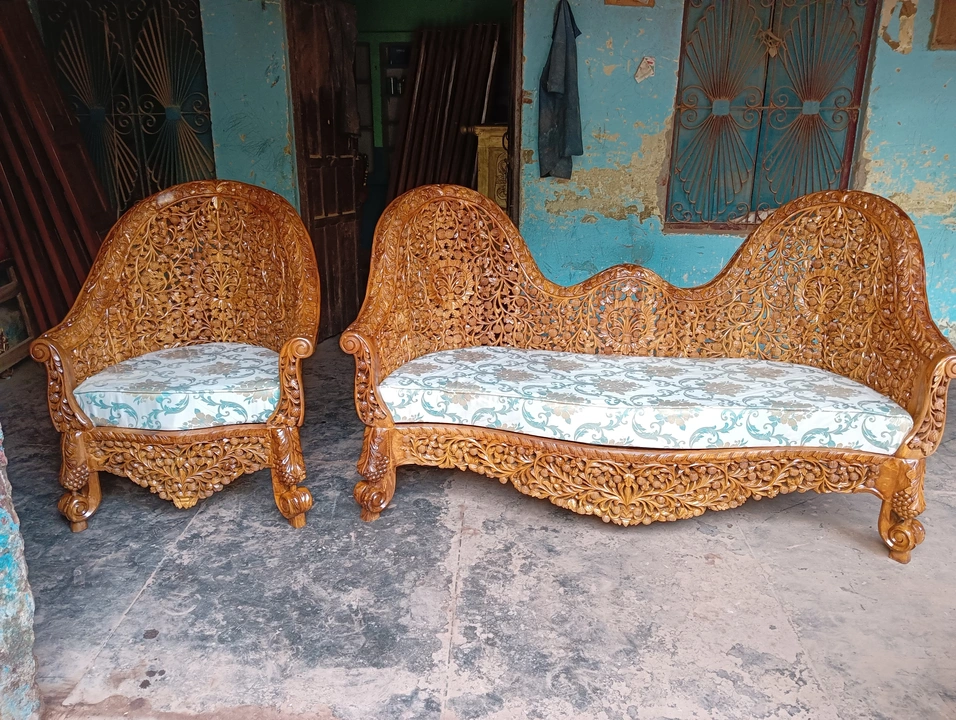 Muda sofa antic pic 5 seater  uploaded by Classic wood handicraft on 6/27/2023