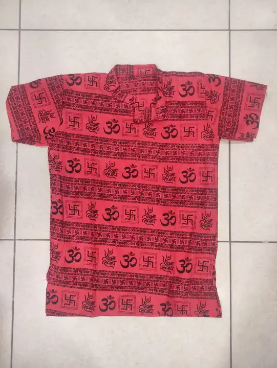 Men’s cotton kurta
Size: M(38),L(40),XL(42),XXL(44)
Length: 27inch
Sleeves: short 
Fabric: cotton
 uploaded by Ganpati handicrafts  on 6/28/2023
