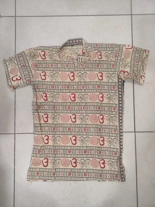 Men’s cotton kurta
Size: M(38),L(40),XL(42),XXL(44)
Length: 27inch
Sleeves: short 
Fabric: cotton
 uploaded by Ganpati handicrafts  on 6/28/2023