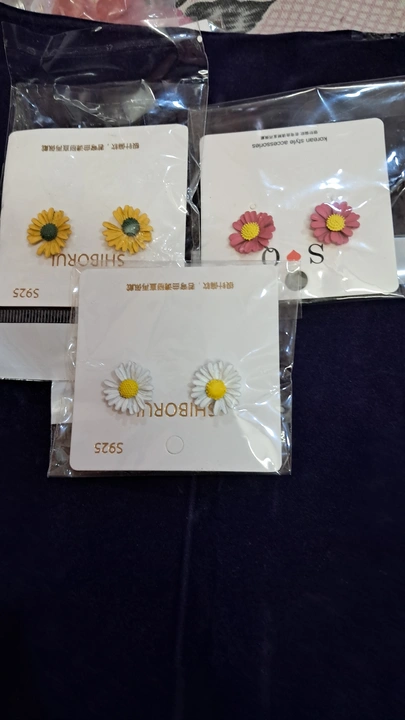 Pse flower earrings combo pack uploaded by business on 6/29/2023