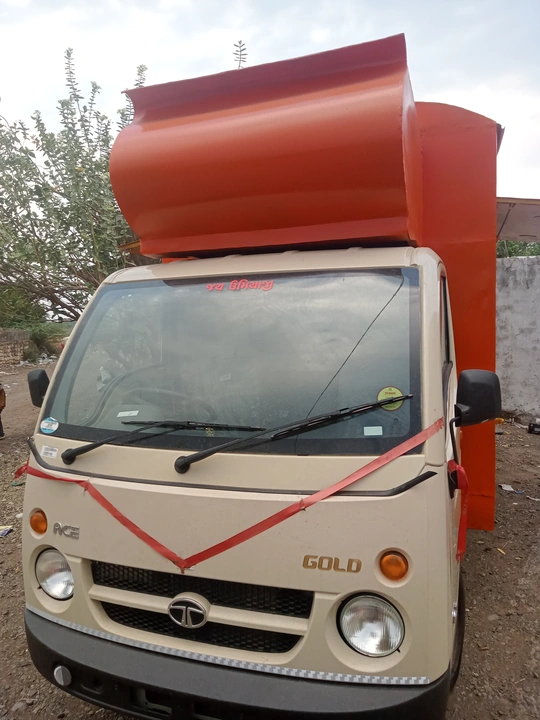 Product uploaded by Jay ambe engineering food truck modified and shop on 6/29/2023