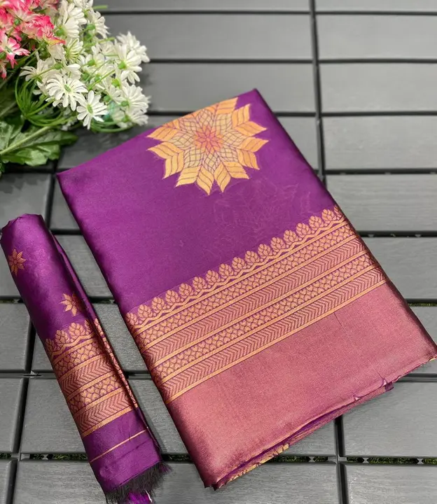 Rich pallu with allovar flower butii desing saree uploaded by Dhananjay Creations Pvt Ltd. on 6/29/2023