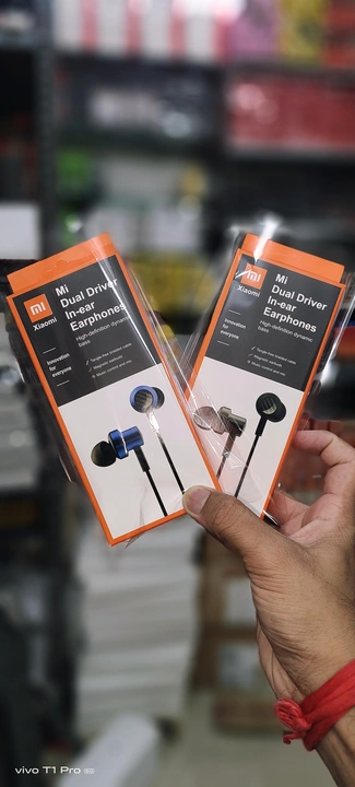 Mi og earphone  metal ear  uploaded by B.R. ENTERPRISES  on 6/29/2023