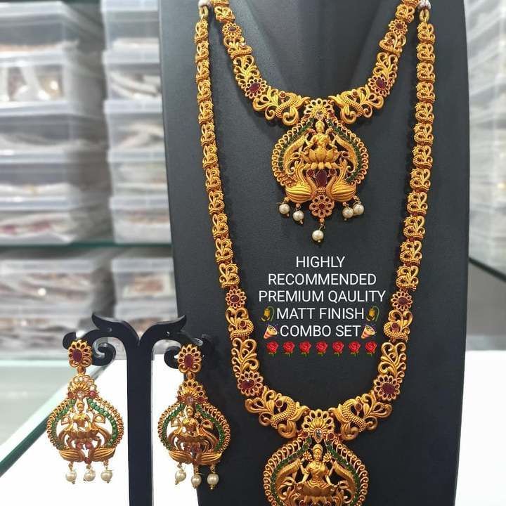 High weight and quality necklace set. uploaded by business on 3/15/2021