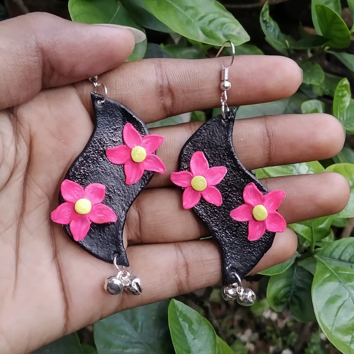 Floral earrings 1 uploaded by Ratnaabhushan on 7/1/2023