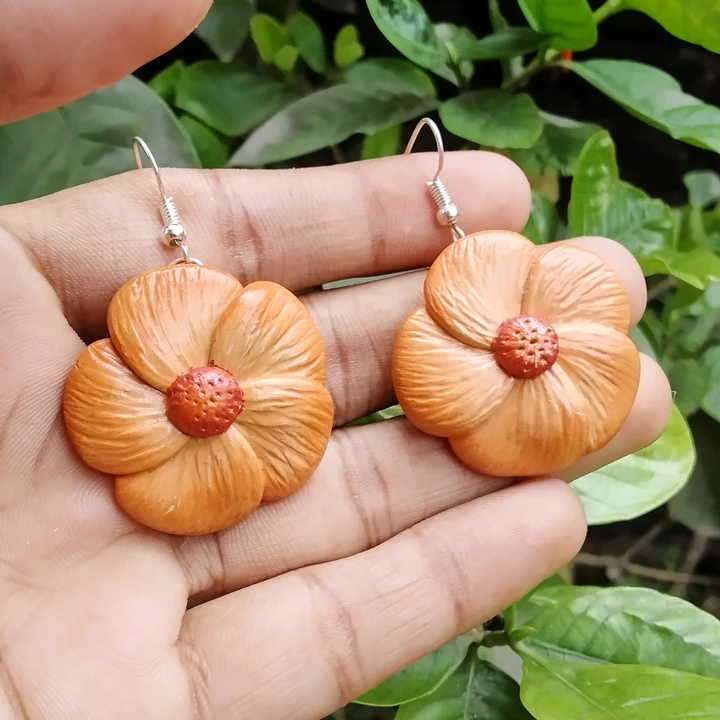 Flower earrings h 01 uploaded by Ratnaabhushan on 7/1/2023
