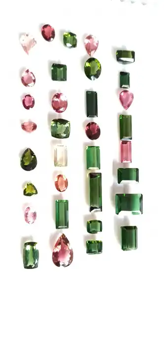 Turmulin aquamarine emerald quartz etc uploaded by Gemstones  on 7/2/2023