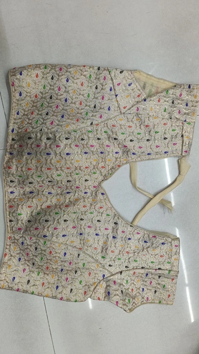 Ready made blouse  uploaded by Shree kamdhenu textile on 7/2/2023