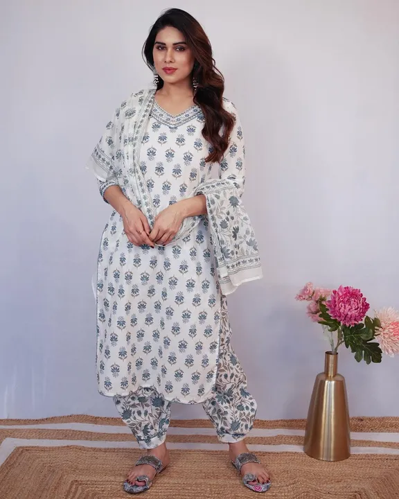 Floral motif printed cotton kurta with pockets on one sides of the kurta and pleated salwar  uploaded by PK IMPEX on 7/2/2023