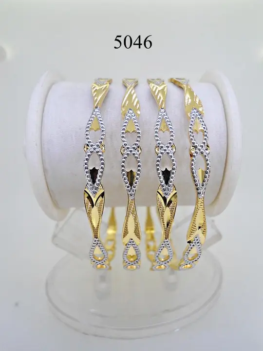 BANGLES uploaded by AMIT CHAUHAN AND SONS on 7/2/2023