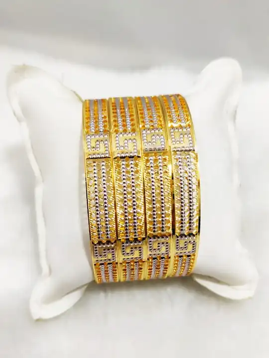 BANGLES uploaded by AMIT CHAUHAN AND SONS on 7/2/2023