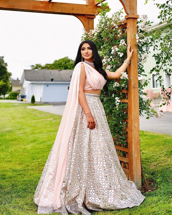 Party wear lehnga uploaded by Vastra Creation on 7/3/2023
