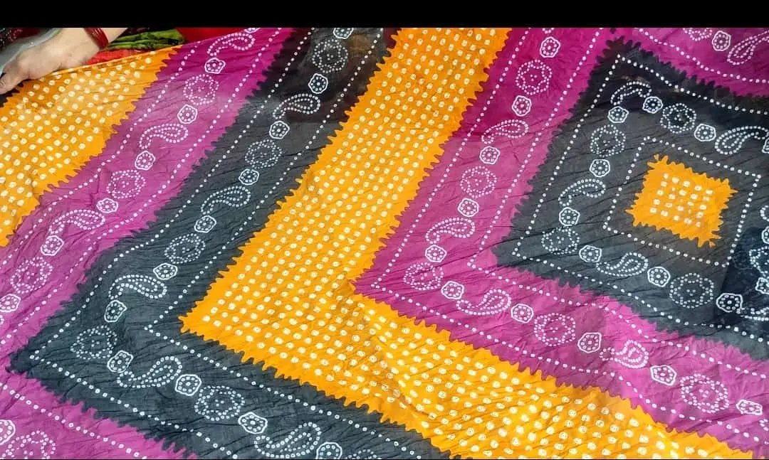 कॉटन की जयपुरी चुंदड़ी🖌️पक्के colour लहरिया डिजाइन तैयार हो के आ गए हैं जी🥳🔥ऑडर नंबर☎️ uploaded by Deep boutique collection gohana on 7/4/2023