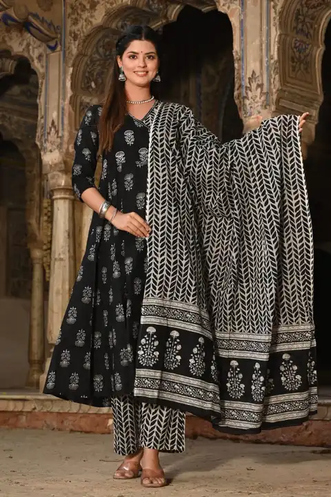 Kurta pant and dupatta set  uploaded by Aleexa Outlet on 7/4/2023