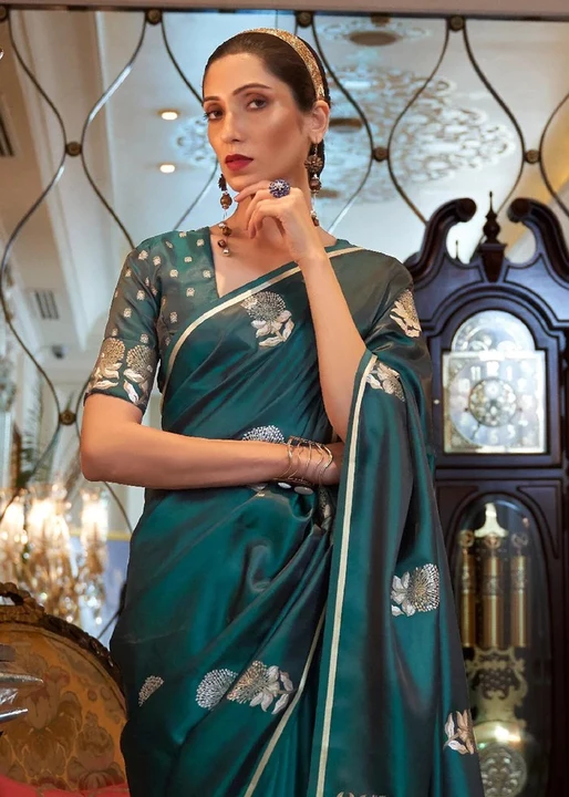 BOTTLE GREEN SOFT SILK SAREE uploaded by Mukesh Saree Centre on 7/4/2023
