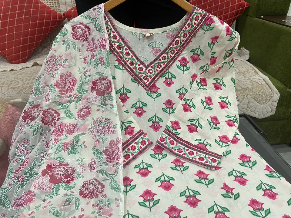 Cotton kurti with dupatta and pent uploaded by PANIHARI COLLECTION CENTRE on 7/4/2023