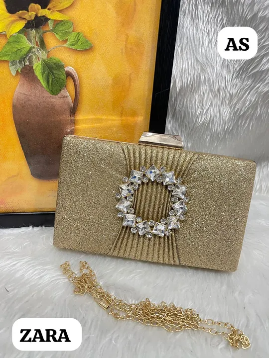 Clutch uploaded by Taibani collection on 7/4/2023
