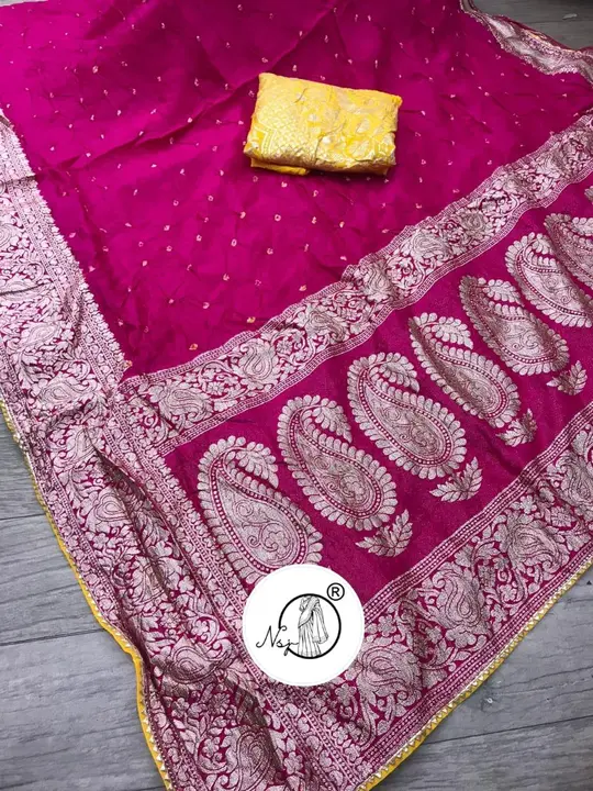presents exclusive saree

 
such an unique colour and perfect for the party

👉keep shopping with us uploaded by Gotapatti manufacturer on 7/6/2023