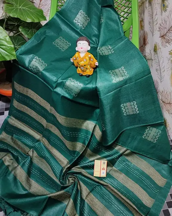 
🥻🥻Viscose silk saree with Weaving boota design uploaded by Linen Saree Hub on 7/6/2023