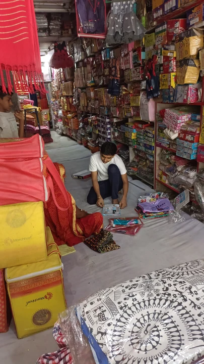 Warehouse Store Images of Balaji vastralay karauli Bajar vaishali Bihar