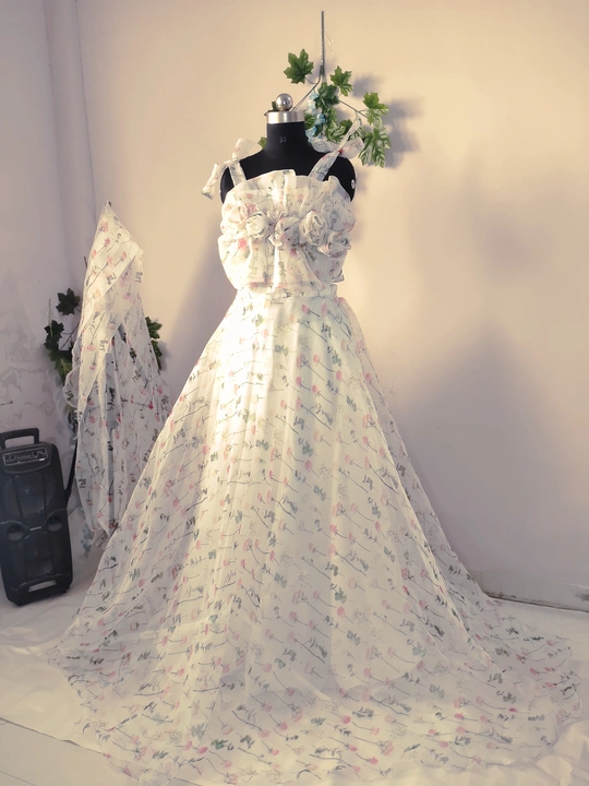 Pre wedding gown  uploaded by Skylark trending fashion (STF) on 7/8/2023