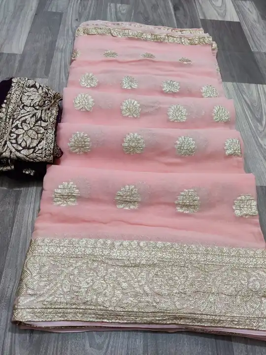 Bnarsi zari saree fb uploaded by pink Rose fashion Store  on 7/9/2023