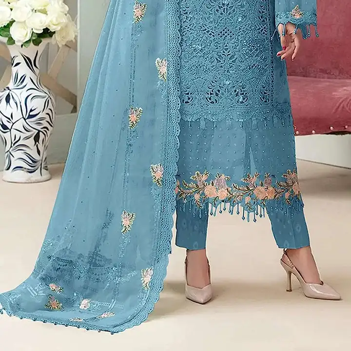 Stitched Pakistani Salwar Suit New Pakistani suit

 uploaded by PRUTHVI ENTERPRISES on 7/9/2023