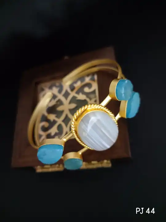 Product uploaded by Parshwa Jewellery  on 7/11/2023
