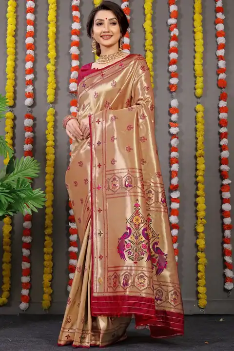 Banarsi saree uploaded by business on 7/11/2023
