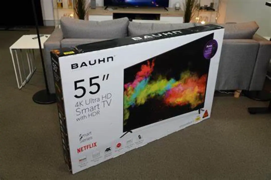 Smart TV 55 inches uploaded by business on 7/11/2023