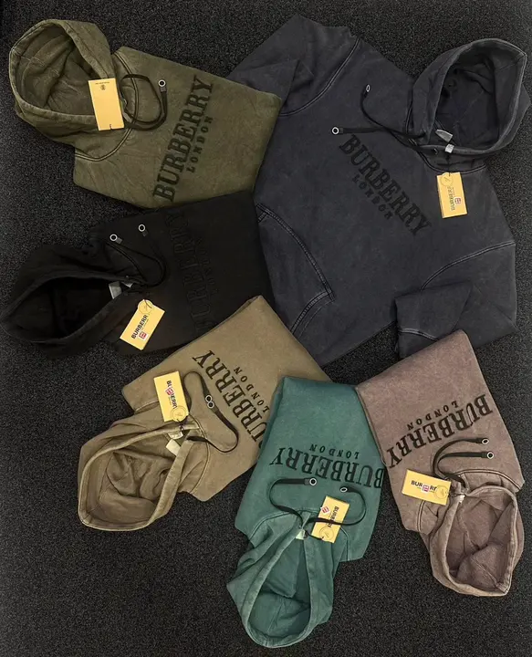Post image *Ultra premium showroom quality hoodies*
Fabric - 3 threads 100% cotton heavy fine quality fabric washing FRONT PRINTING 
Gsm -350 heavy fluffy 
Standard Size - M L XL
 Brand - BURBERRY, Levi's 
Color -6
Packing- fancy lifa  for Jacket
Weight: 650 grm per pc 18pc set
MOQ 36 PIECES 
Rate :- 625
Limited stock due to heavy demand
Book your order now
🚛🚚 *All India cash on delivery (COD) available*
For booking/order related query you can message/call me