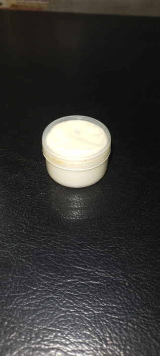 Whitening and lightening cream 20 Gm uploaded by Skinparadise beauty products on 7/12/2023