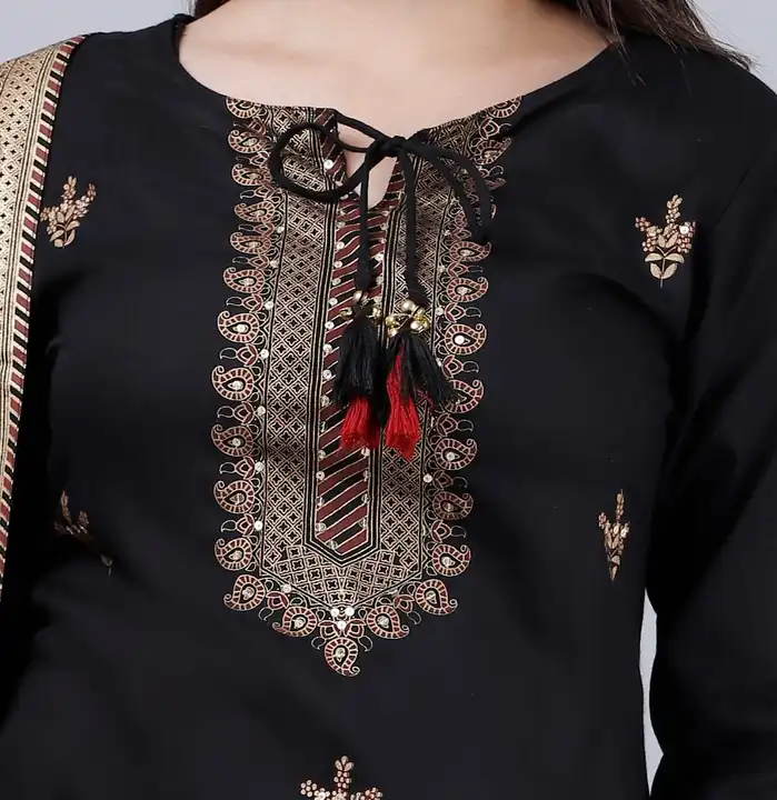 Kurti uploaded by PANIHARI COLLECTION CENTRE on 7/12/2023