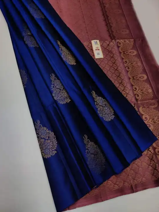 BORDERLESS SILK SAREES uploaded by business on 7/13/2023