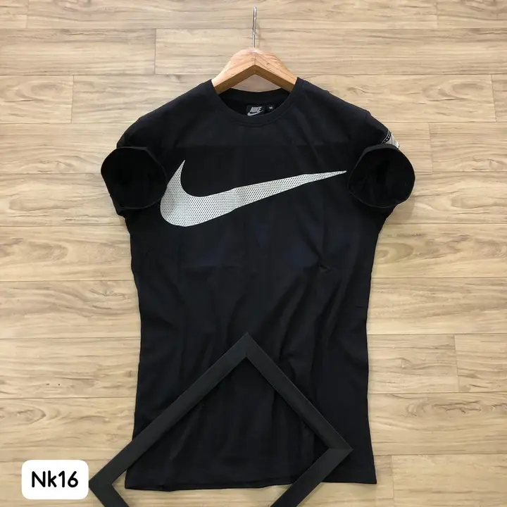 Men's Nike T-shirt uploaded by Magneto Store on 7/13/2023