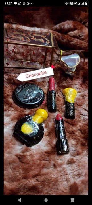 chocolate makeup box uploaded by Chocobite on 3/16/2021