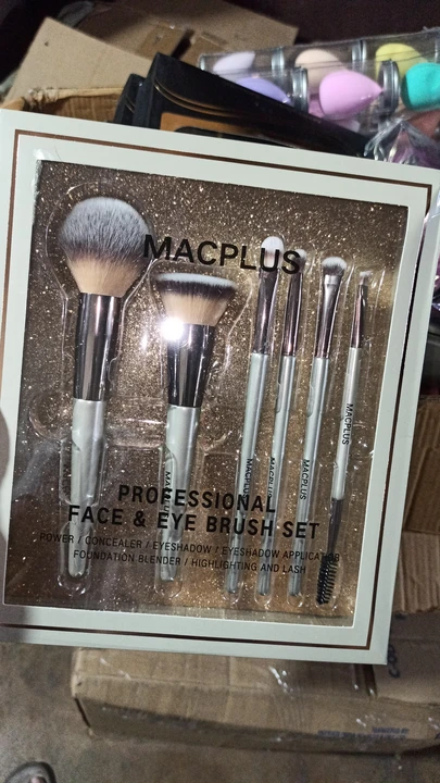 Macplus Swiss Beauty Brush set.. uploaded by MUKHERJEE AND SONS on 7/15/2023