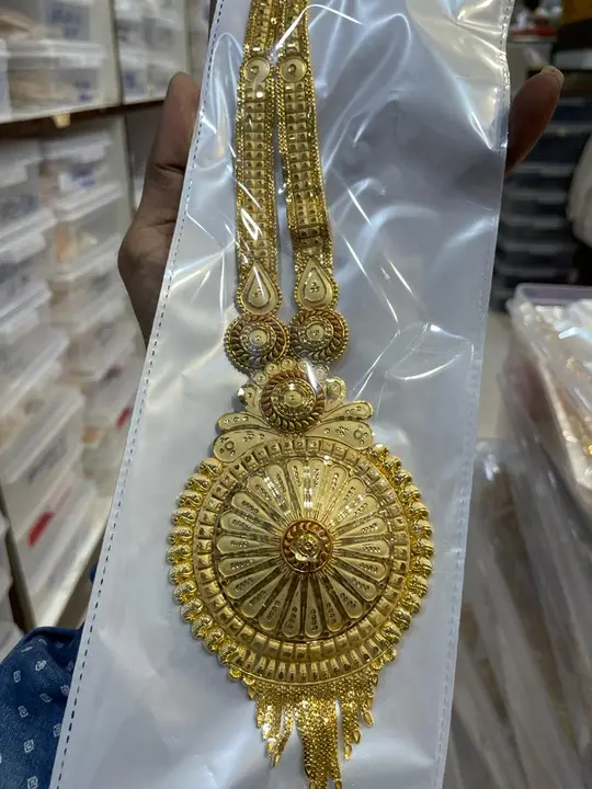 Long haar set  uploaded by New Rupam jewellers on 7/15/2023