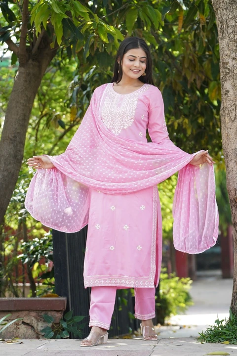 Kurti + pant + dupatta uploaded by Aparna fashion club on 7/16/2023